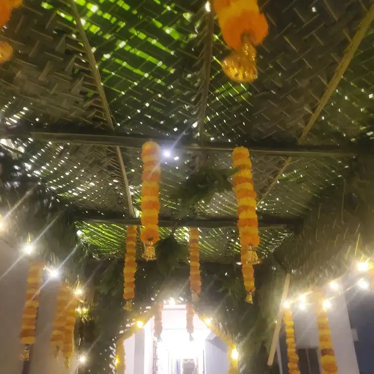 Order chapra decor setup for housewarming online